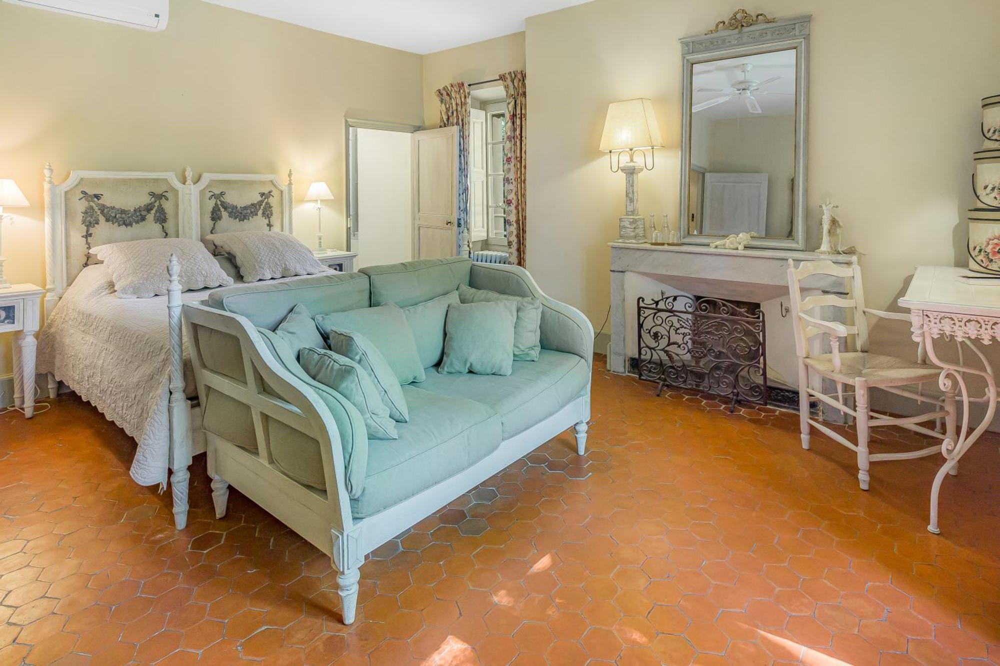 Chateau Mentone Masseboeuf Exterior photo